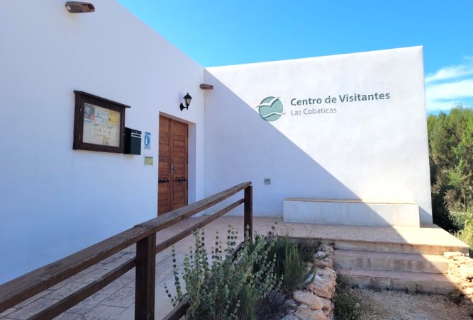Centro de Visitantes Las Cobaticas